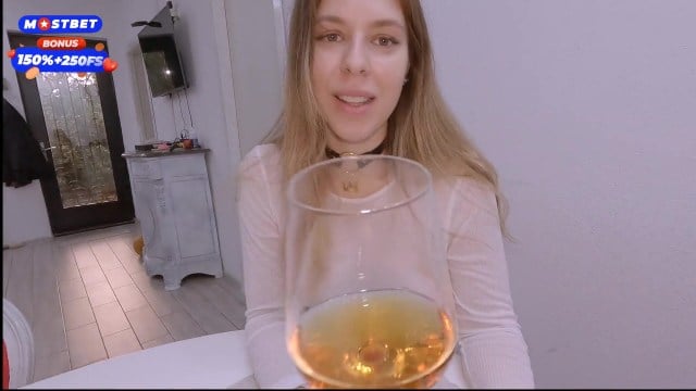Пьяная мачеха очку не хозяйка 🥂